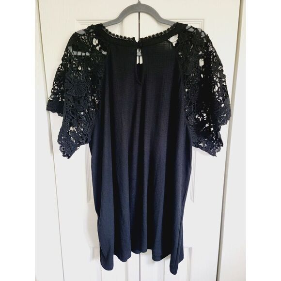 Torrid 3 Top Black Lace Short Wide Sleeves Keyhole Back Round Neck 3X Stretch - Picture 2 of 8